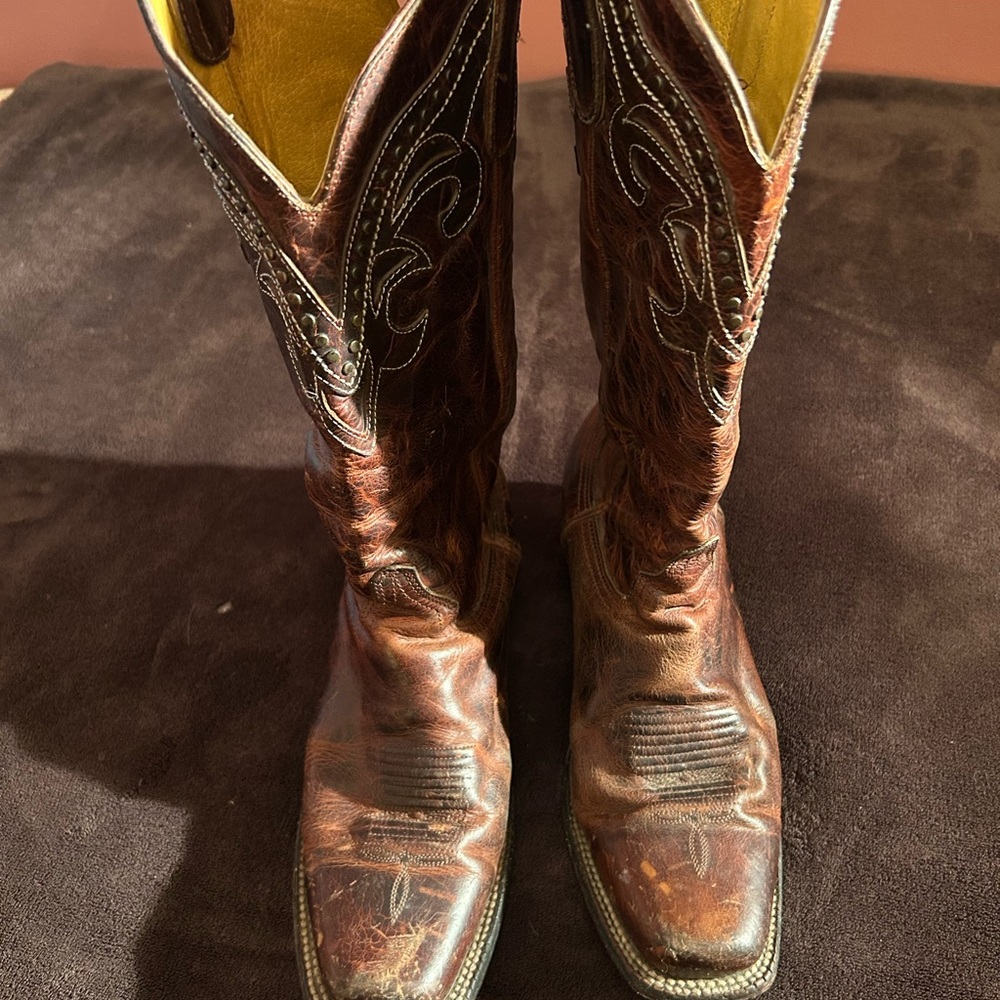 Brown Real Leather Cowboy Boots.
Already broken in so comfortable - Picture 2 of 5